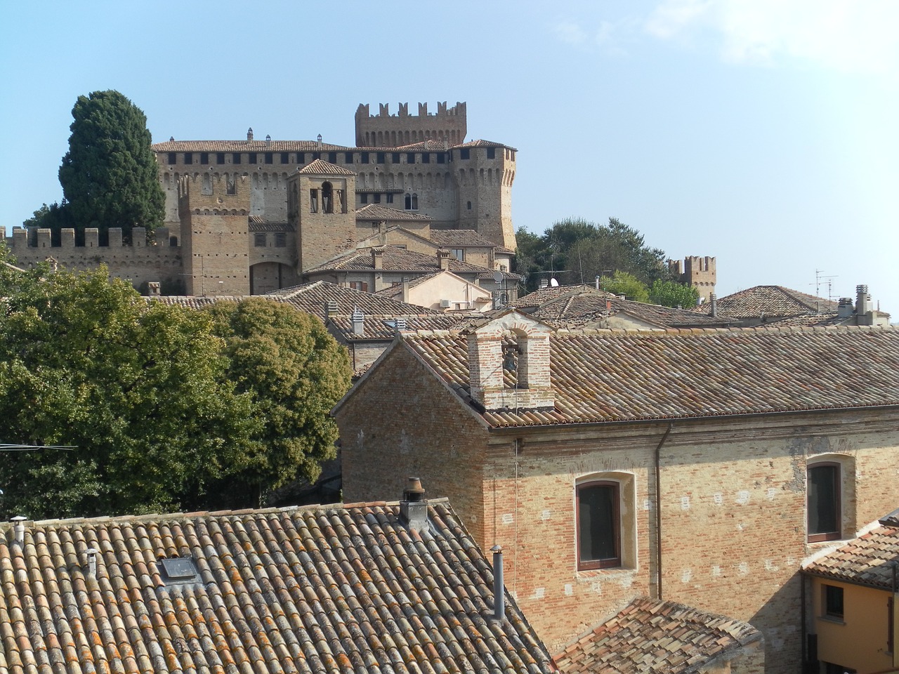 Questi 3 borghi tra i più belli d Italia da visitare in un weekend racchiudono castelli