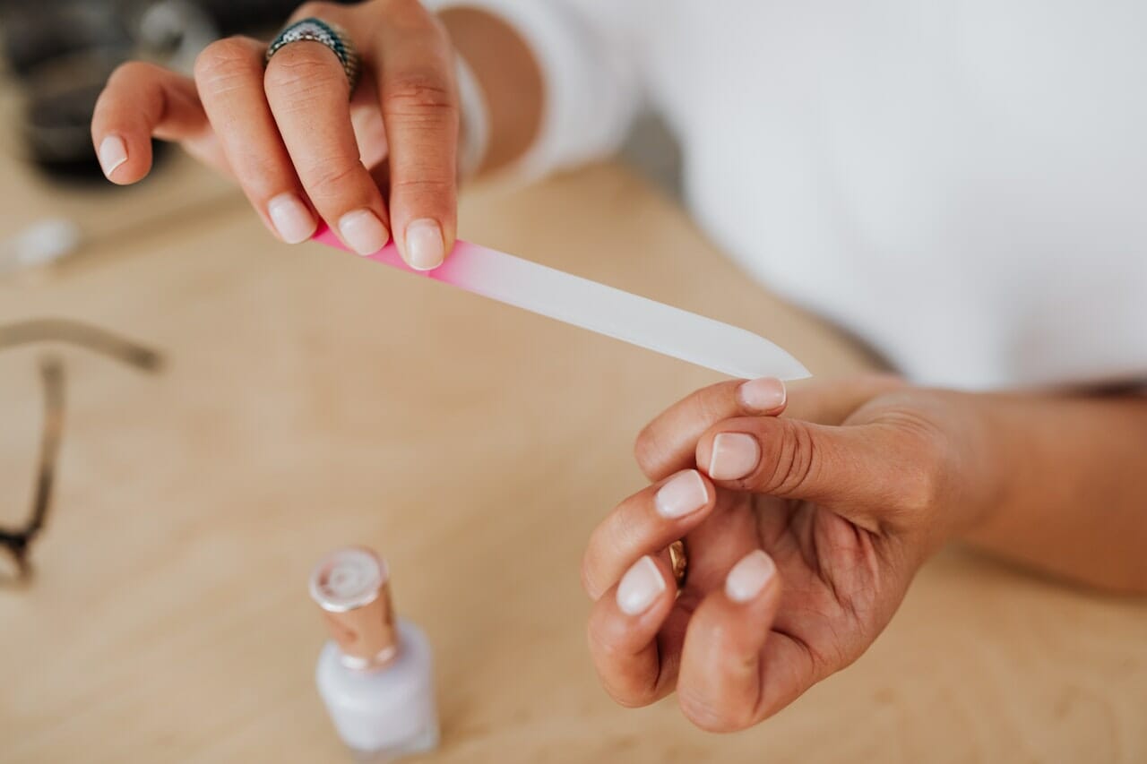 Nail trend 2023: for beautiful and well-groomed hands you have to try this very simple effect.  He also bewitched Jennifer Lopez and the Kardashians!